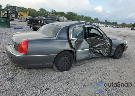 2003 Lincoln Town Car Signature from USA, damaged, VIN 1LNHM82W73Y680066